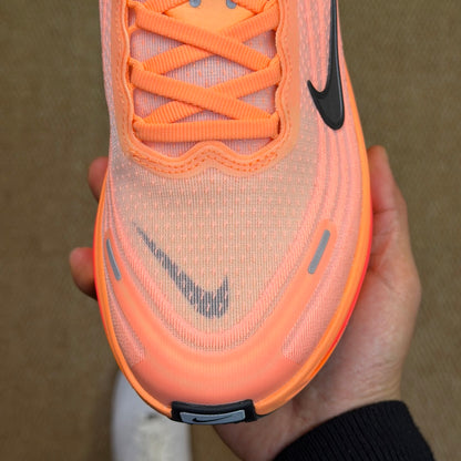 Nike Vomero 18 - Orange Pulse