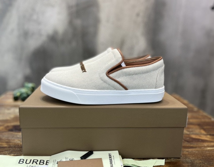 Tênis Slip-on Burberry