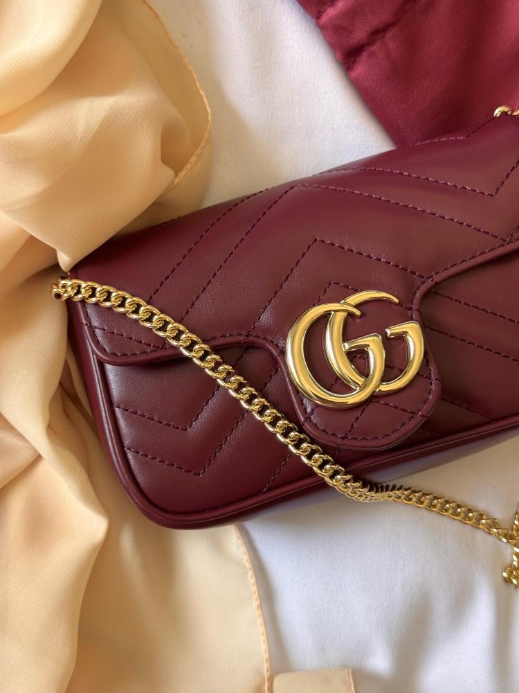 Gucci GG Marmont Matelasse Super Mini Bag Red