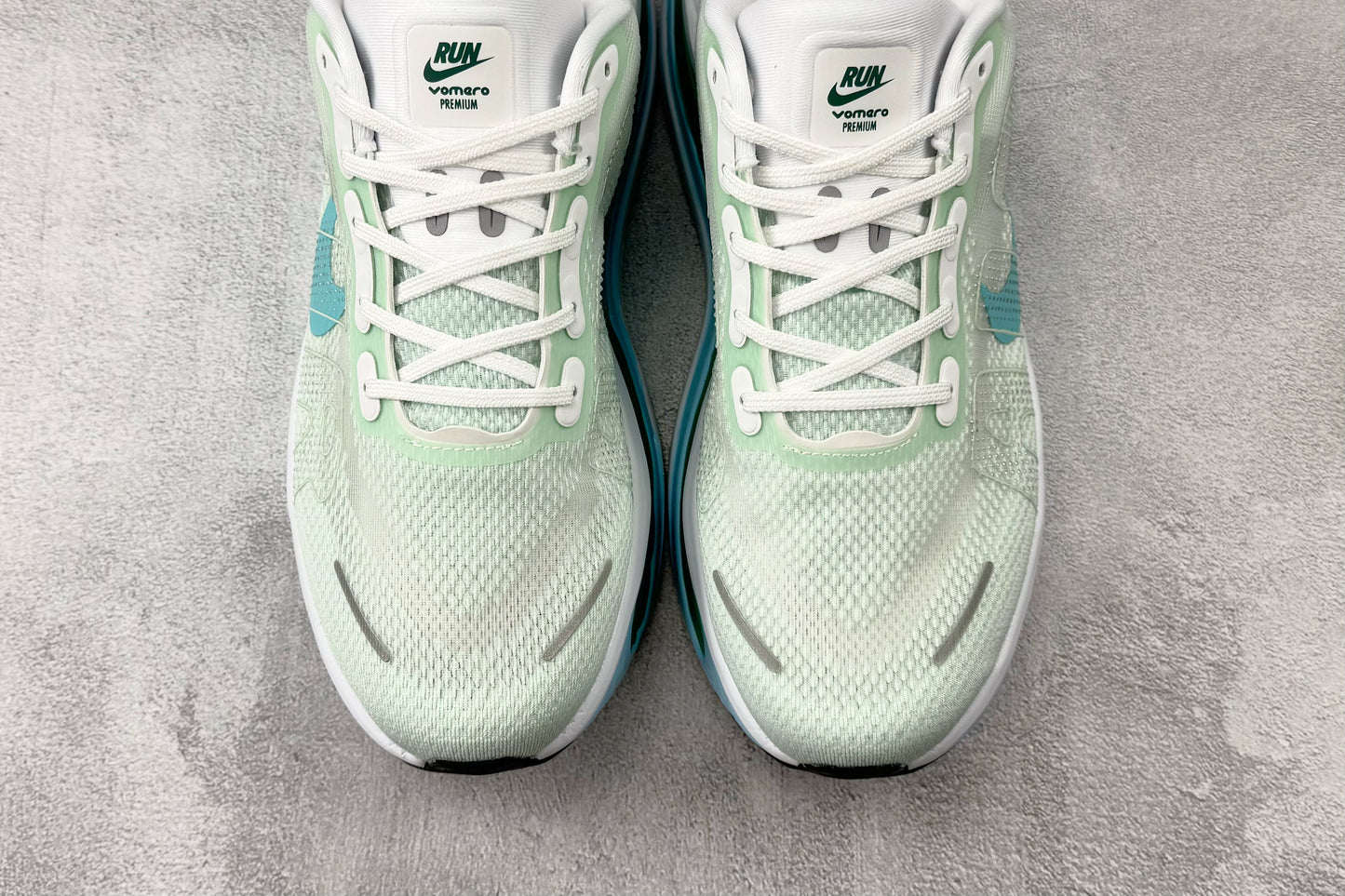 Nike Vomero Premium "Mint & Blue"