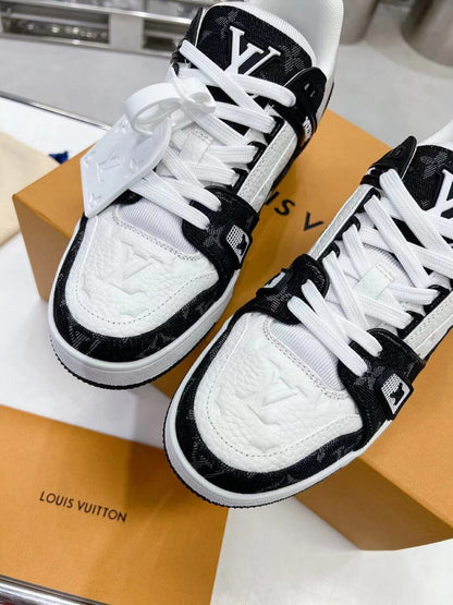 Trainer White Black