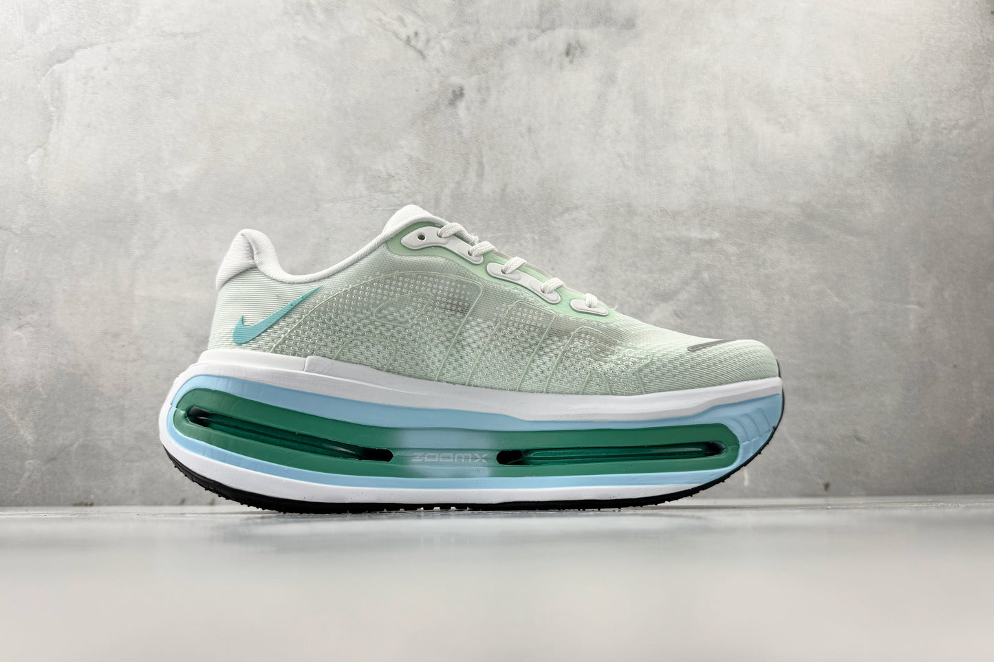 Nike Vomero Premium "Mint & Blue"