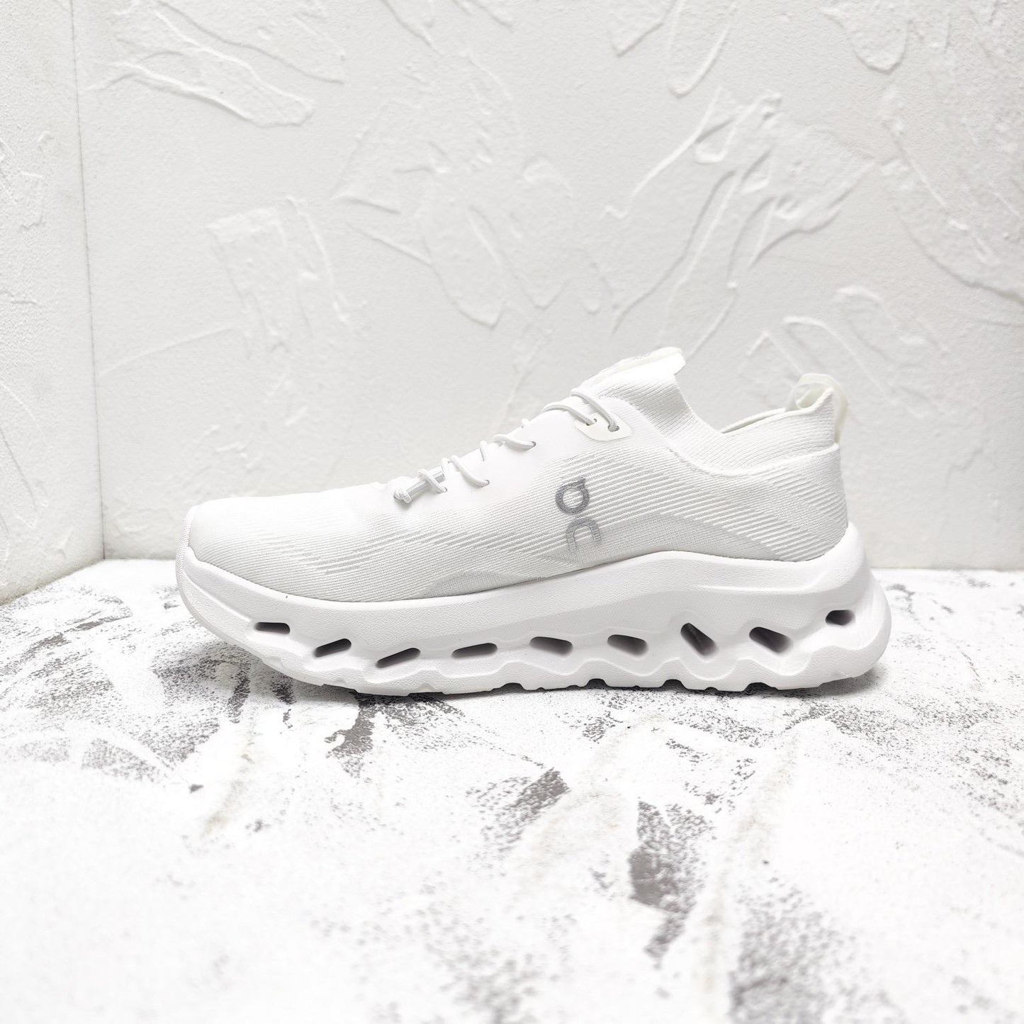 LOEWE x On Cloudtilt White
