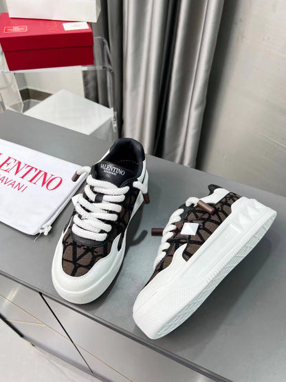 Valentino One Stud XL Brown