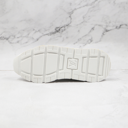 Run Away Sneakers Suede with Mesh White