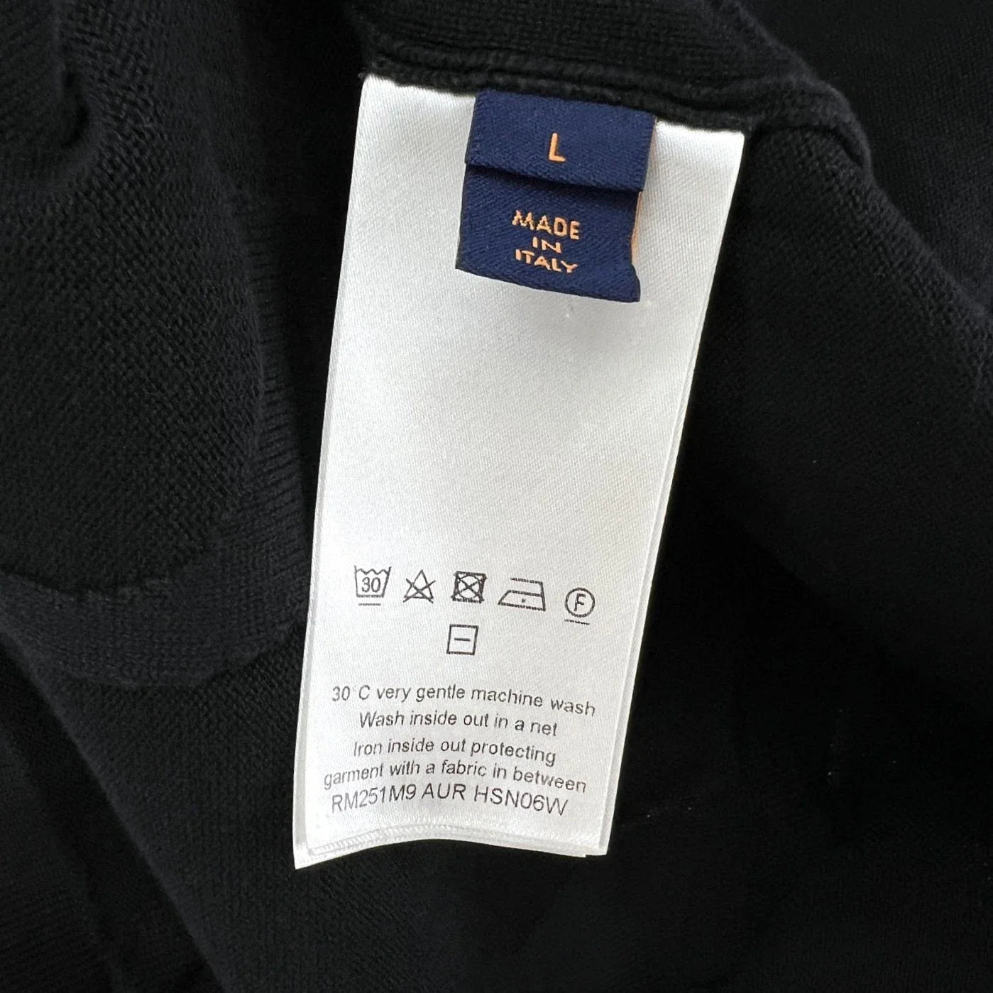 Camiseta Louis Vuitton Black Relevo Monogram